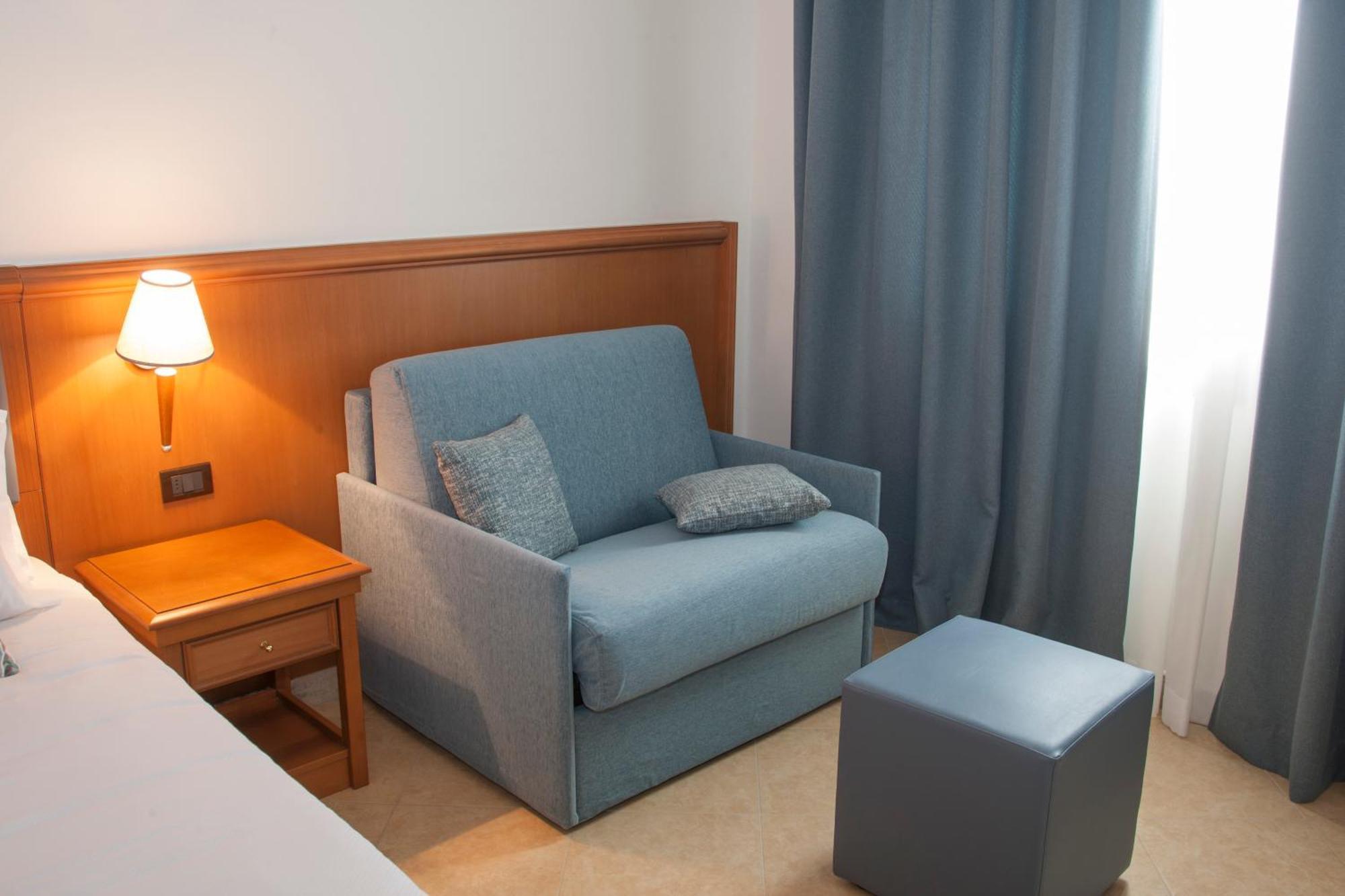 Hotel Centrale Сабаудия Экстерьер фото