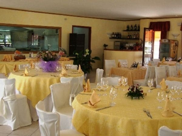 Hotel Centrale Сабаудия Экстерьер фото