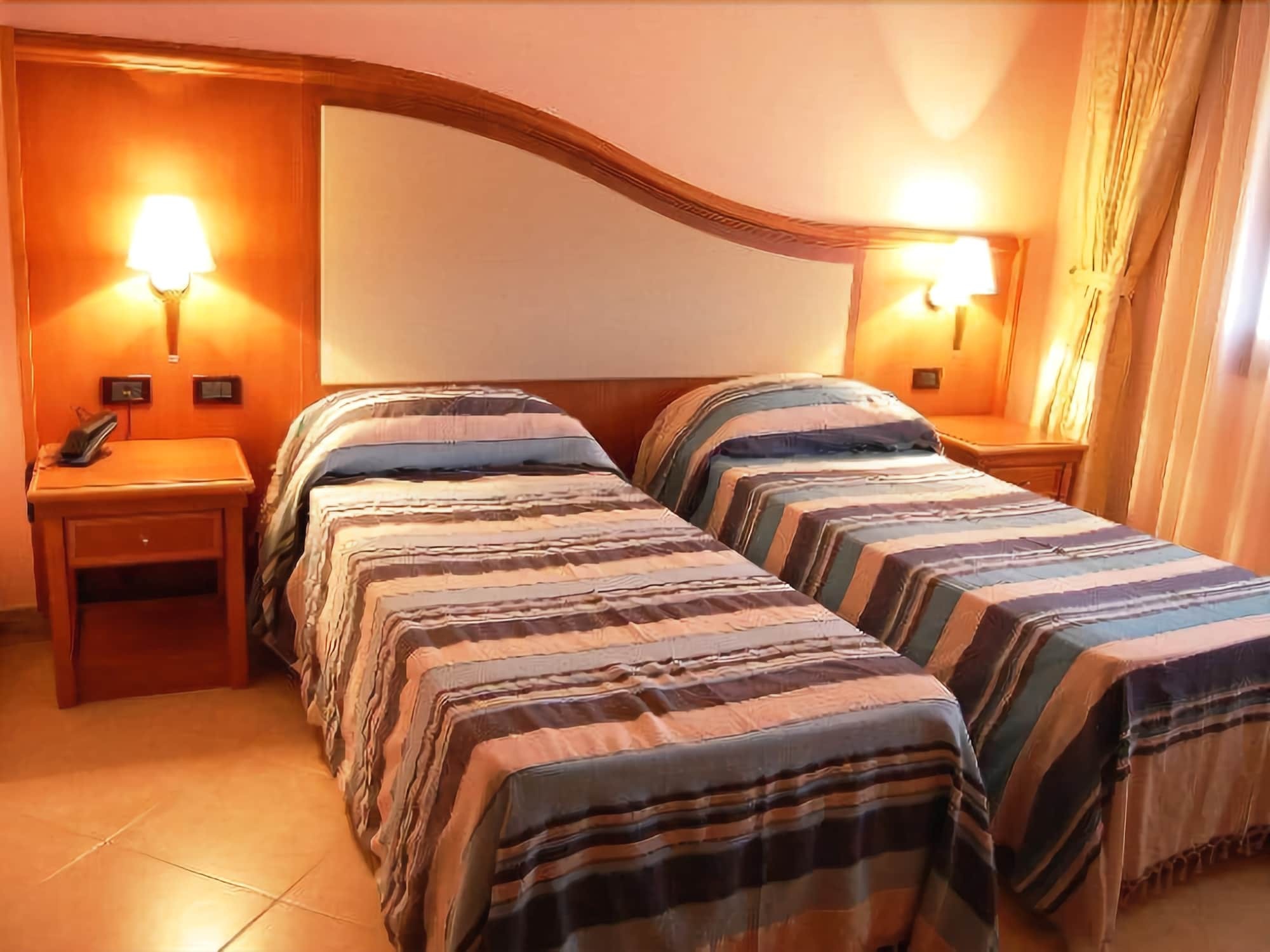 Hotel Centrale Сабаудия Экстерьер фото